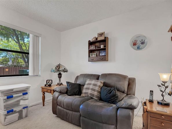 9808 Hammocks Blvd 10223, Miami FL 33196