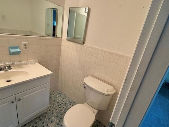 2701 NE 1st St 203, Pompano Beach FL 33062