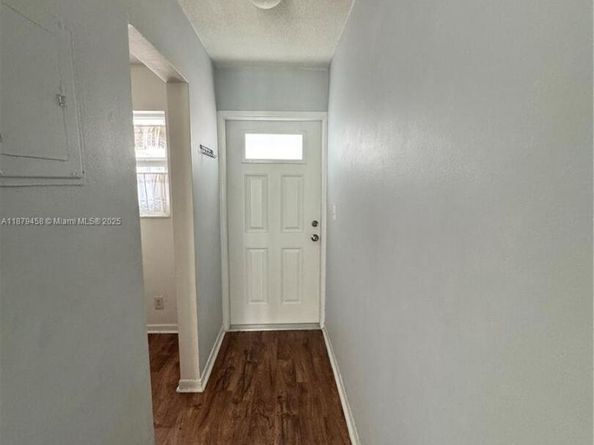 2701 NE 1st St 203, Pompano Beach FL 33062