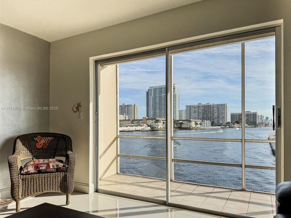 2600 Diana Dr 209, Hallandale Beach FL 33009