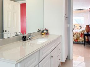 2600 Diana Dr 209, Hallandale Beach FL 33009