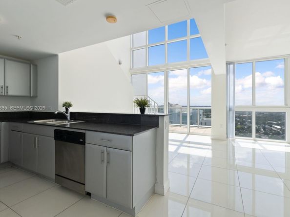 1861 NW North River Dr 3, Miami FL 33125