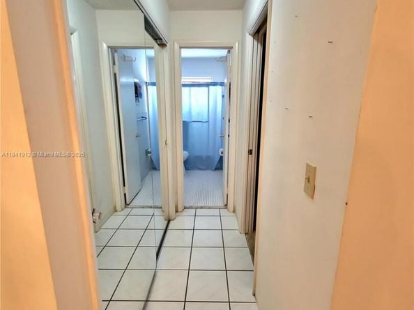 160 NE 8th Ave 11A, Hallandale Beach FL 33009