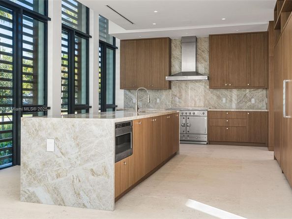 6716 San Vicente St, Coral Gables FL 33146