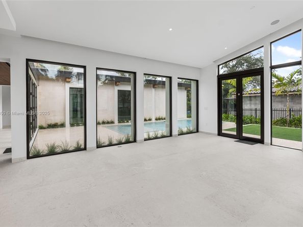 6716 San Vicente St, Coral Gables FL 33146