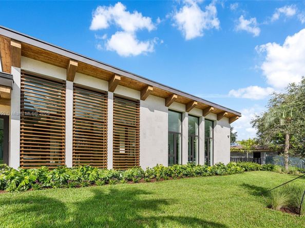 6716 San Vicente St, Coral Gables FL 33146