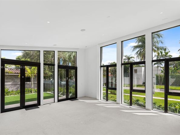 6716 San Vicente St, Coral Gables FL 33146