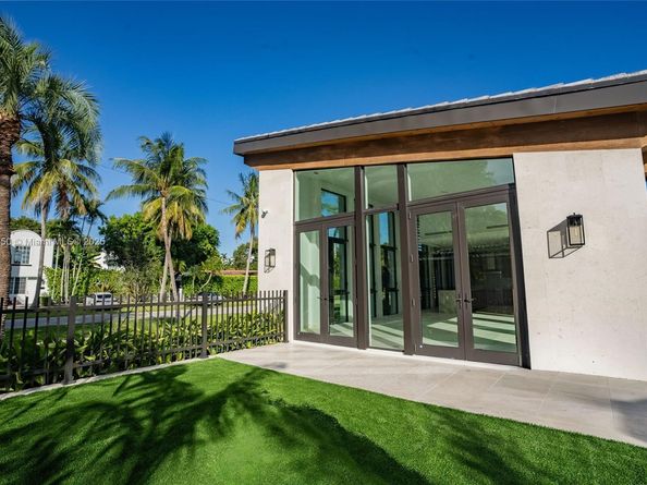 6716 San Vicente St, Coral Gables FL 33146