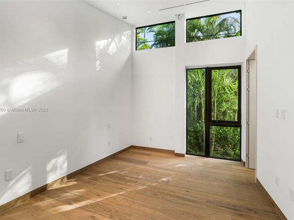 6716 San Vicente St, Coral Gables FL 33146
