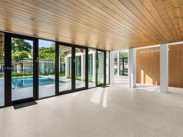 6716 San Vicente St, Coral Gables FL 33146