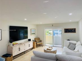 6815 Edgewater Dr 105, Coral Gables FL 33133