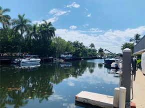 6815 Edgewater Dr 105, Coral Gables FL 33133