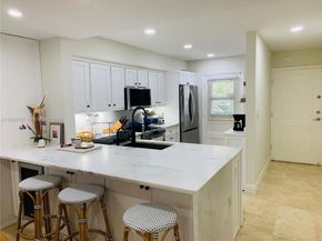 6815 Edgewater Dr 105, Coral Gables FL 33133