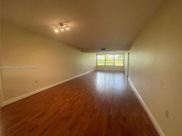 6061 Balboa Cir 304, Boca Raton FL 33433