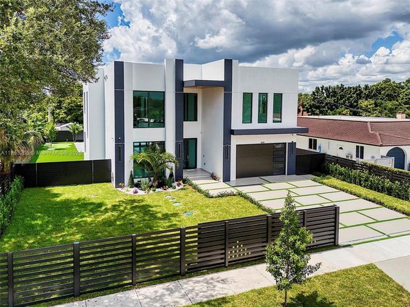 9330 SW 34th St, Miami FL 33165