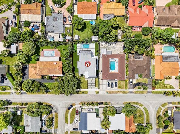 9330 SW 34th St, Miami FL 33165