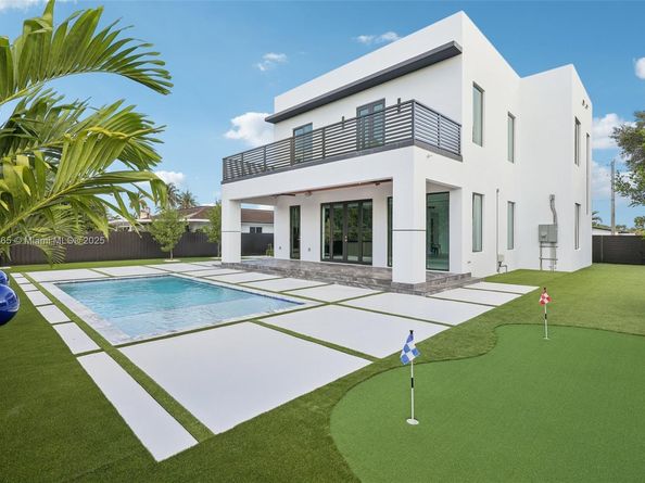 9330 SW 34th St, Miami FL 33165