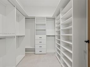 9330 SW 34th St, Miami FL 33165