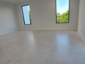 9330 SW 34th St, Miami FL 33165