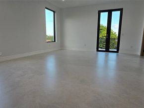 9330 SW 34th St, Miami FL 33165