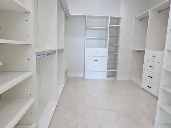 9330 SW 34th St, Miami FL 33165