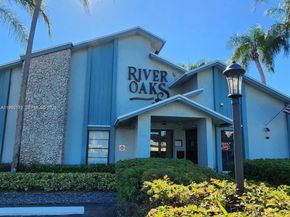 9088 SW 22nd St E, Boca Raton FL 33428