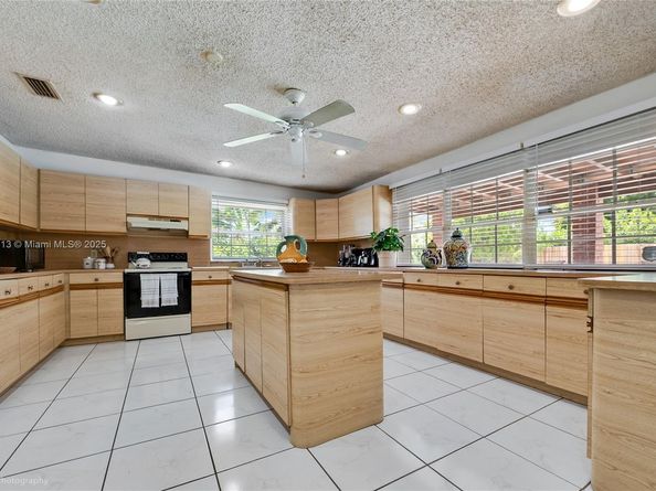 4235 SW 97th Ave, Miami FL 33165