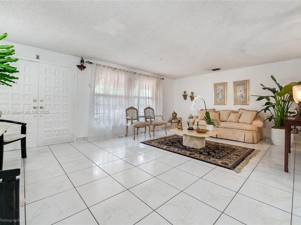 4235 SW 97th Ave, Miami FL 33165