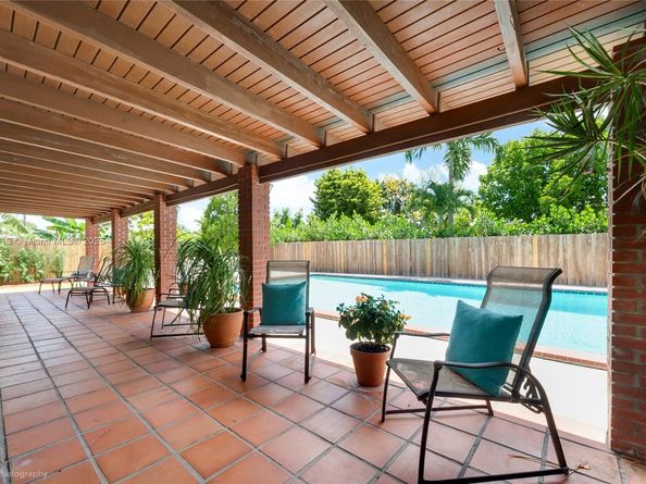 4235 SW 97th Ave, Miami FL 33165