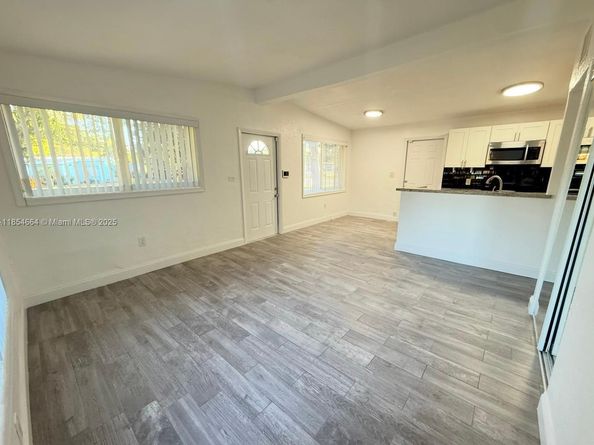 3245 NW 3rd St, Lauderhill FL 33311
