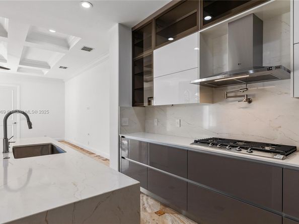 260 NE Wavecrest Ct, Boca Raton FL 33432