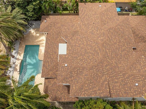 260 NE Wavecrest Ct, Boca Raton FL 33432