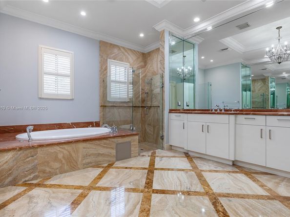 260 NE Wavecrest Ct, Boca Raton FL 33432