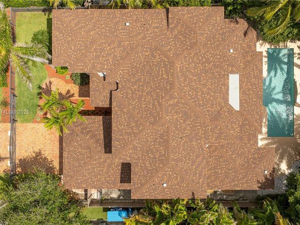 260 NE Wavecrest Ct, Boca Raton FL 33432