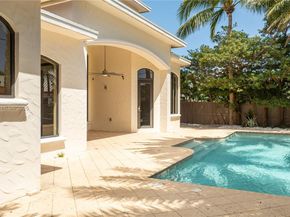 260 NE Wavecrest Ct, Boca Raton FL 33432