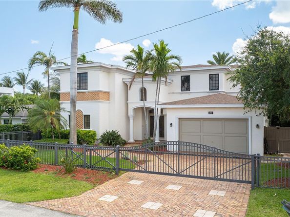 260 NE Wavecrest Ct, Boca Raton FL 33432
