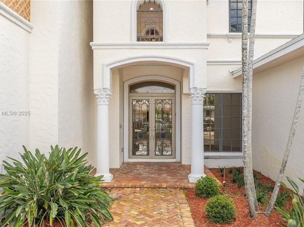 260 NE Wavecrest Ct, Boca Raton FL 33432