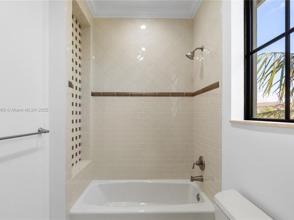 260 NE Wavecrest Ct, Boca Raton FL 33432