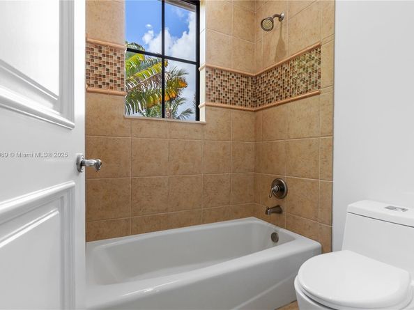 260 NE Wavecrest Ct, Boca Raton FL 33432