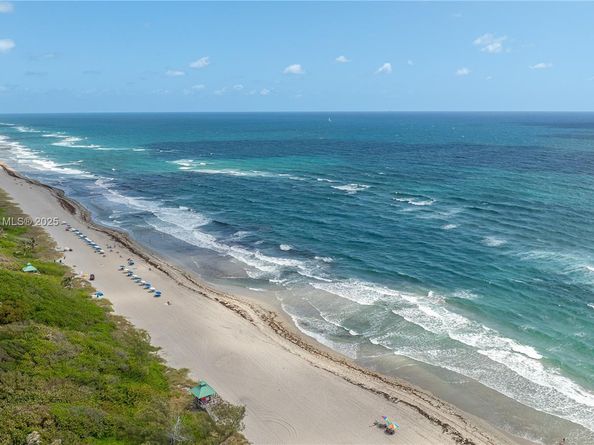 260 NE Wavecrest Ct, Boca Raton FL 33432