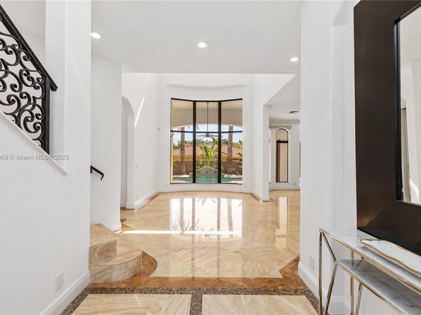 260 NE Wavecrest Ct, Boca Raton FL 33432