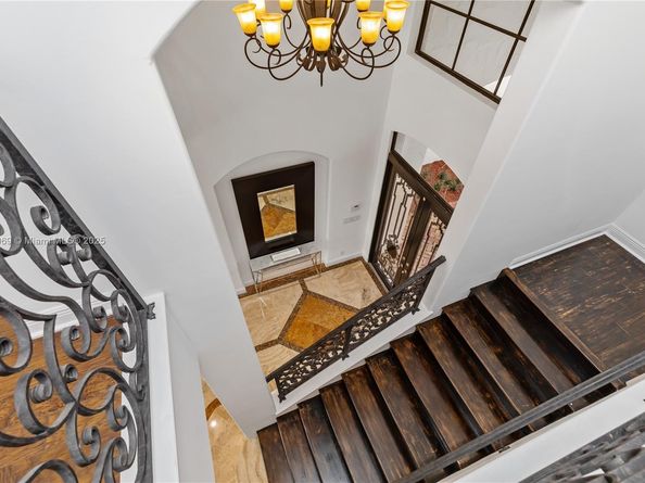 260 NE Wavecrest Ct, Boca Raton FL 33432