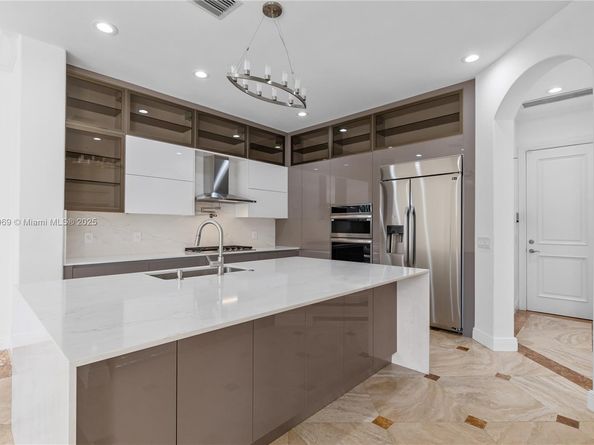 260 NE Wavecrest Ct, Boca Raton FL 33432