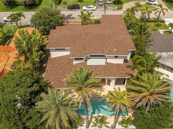 260 NE Wavecrest Ct, Boca Raton FL 33432