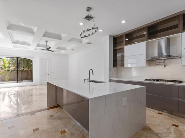 260 NE Wavecrest Ct, Boca Raton FL 33432