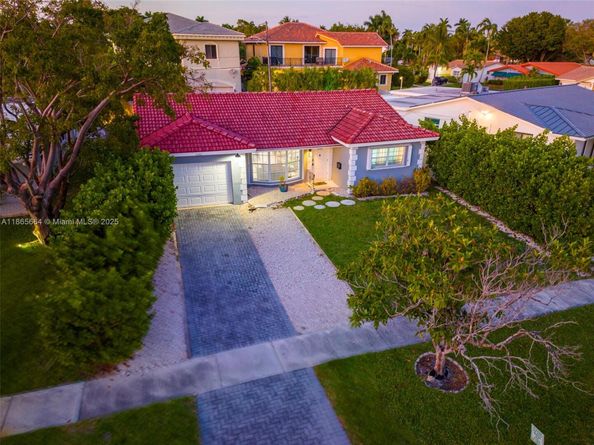 1305 Funston St, Hollywood FL 33019