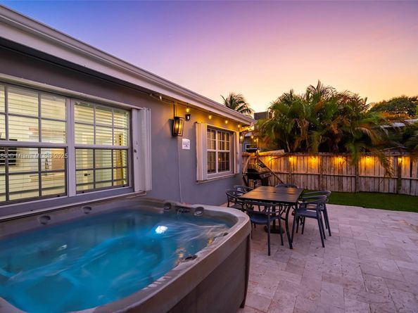 1305 Funston St, Hollywood FL 33019