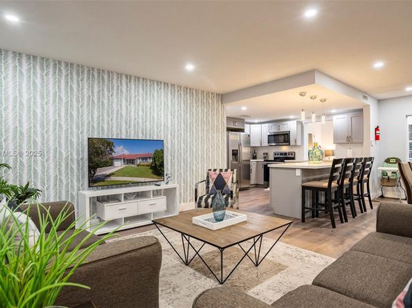 1305 Funston St, Hollywood FL 33019