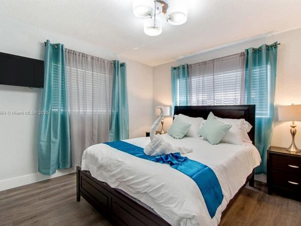 1305 Funston St, Hollywood FL 33019