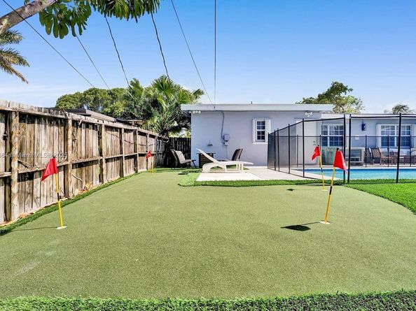 1305 Funston St, Hollywood FL 33019